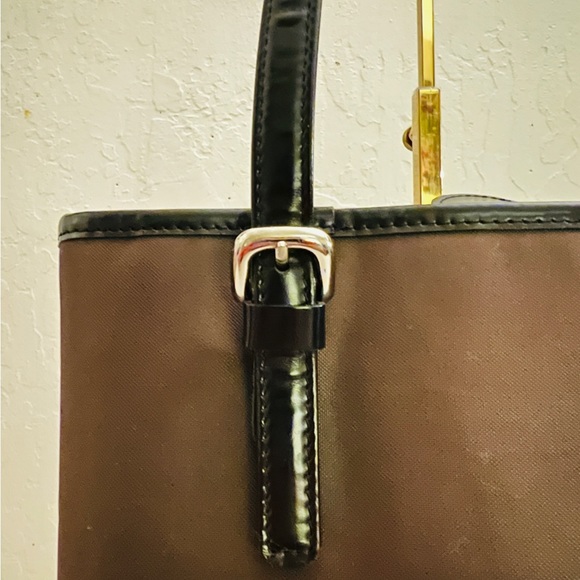 Authentic Burberry bucket tote - Picture 6 of 12